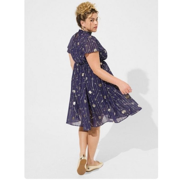TORRID NWT WB Harry Potter Mini Chiffon FLutter Sleeve Turtleneck Dress - Picture 4 of 6